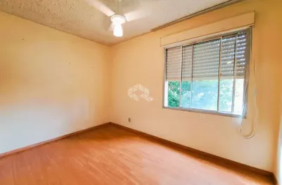 Apartamento 2 quartos no bairro vila nova ensolarado e reformado em porto alegre