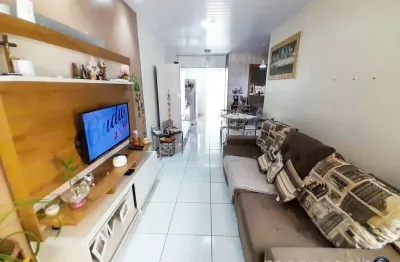 Casa térrea 90m² 02 dormitórios, 02 vagas no bairro vila três marias, em esteio