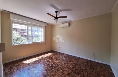 3 dormitorios na melhor localização do petropolis, uma vaga coberta.