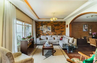 Casa à venda com 3 dormitórios e 4 vagas, bairro espírito santo