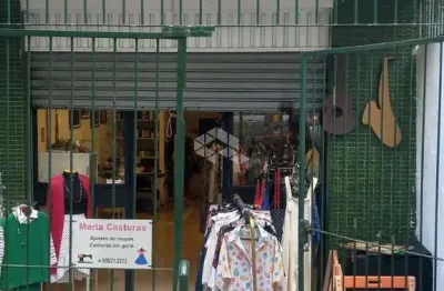 Loja térrea, de frente para a rua,a venda com 60 m² no bairro Floresta