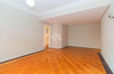 Apartamento à venda com 03 dormitórios / 03 quartos sendo 01 suíte com vaga rotativa na rua são vicente / bairro rio branco / porto alegre / rs.