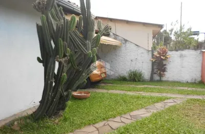 Casa térrea de 3 dormitórios com pátio e piscina em ipanema