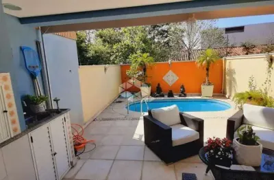 Excelente casa sobrado em condomínio com 3 dorm., suíte com banheira de hidromassagem, 226,00 m2