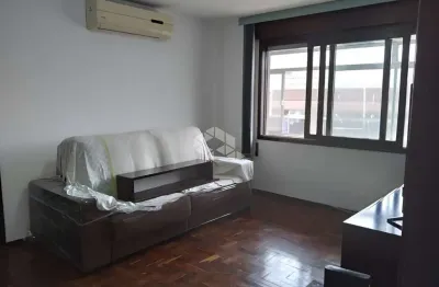 Apartamento totalmente reformado em porto alegre no bairro vila ipiranga, 3 dormitórios, com uma vaga de garagem,