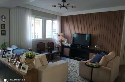 Vende-se apartamento 2 dormitórios, 1 suite, 2 vagas bairro rio branco em porto alegre, por r$ 850.000,00, na frente do ipa