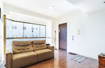 Apartamento com sacada semi mobiliado 62m² 02 dormitórios 01 box coberto no bairro centro em canoas