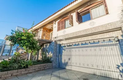 Linda casa com alicerce em pedra, , próxima ao jardim planalto!