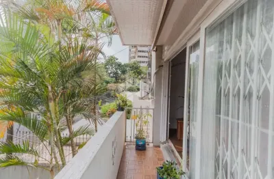 Apartamento à venda com 03 dormitórios / 03 quartos com suíte e 1 vaga de garagem na rua engenheiro olavo nunes no bairro bela vista em porto alegre.