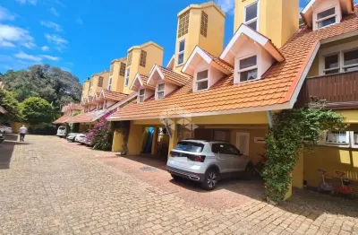 Casa em condomínio com 3 dormitórios no centrinho da tristeza.