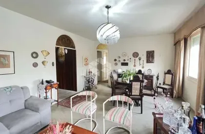 Apartamento 115,39m² privativos com 03 quartos, dependência e duas vagas no bairro rio branco.