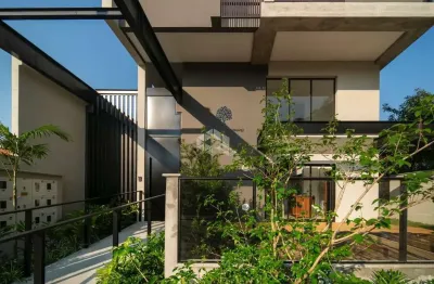 Cobertura dúplex com duas suites a poucos metros das praia do mariscal em bombinhas sc