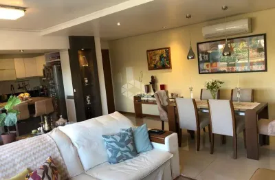 Apartamento 03 dormitórios com suíte e 3 vagas de garagem no bairro tristeza.