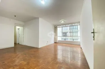 Apartamento à venda na aclimação de 109m², 3 quartos, sendo 1 suíte, e 1 vaga de garagem.