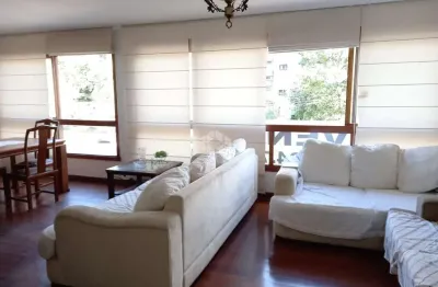 Apartamento de 3 dormitórios no menino deus, proximo a orla do guaiba