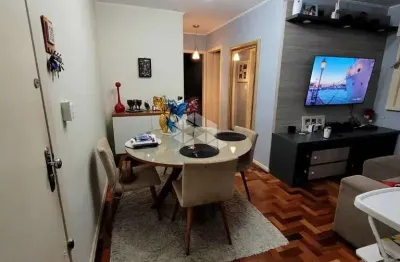 Apartamento à venda, 2 quartos + dependência de empregada, 2 banheiros