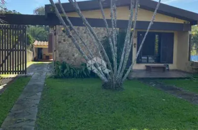 Casa térrea 03 dormitórios em terreno individual e piscina bairro ipanema