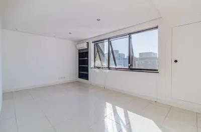 Sala comercial andar alto à venda no bairro moinhos de vento.