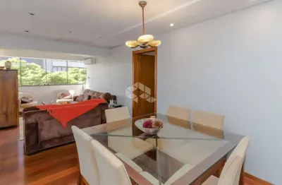 Apartamento de 02 dormitórios e 01 vaga com 90m² no bairro petrópolis em poa.