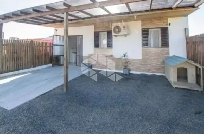 Casa térrea, 2 dormitórios, localizado em rua bombinhas, bairro brigadeira canoas