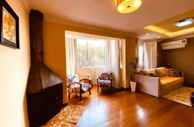 Apartamento de 2 dormitórios sendo 1 suíte, localizado no centro de gramado.