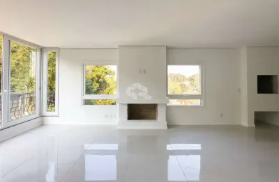 Apartamento 3 dormitórios, 107m² privativos, 1 vaga, na entrada de gramado