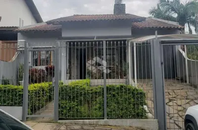 Casa com 3 quartos à venda na Rua Dionélio Machado, 70, Ipanema, Porto Alegre