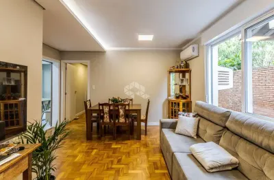 Exelente apartamento três dormitórios , um com súite no bairro auxiliadora.