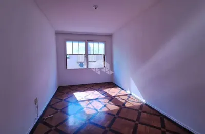 Apartamento 02 dormitórios e dependência de empregada av. ipiranga bairro santana