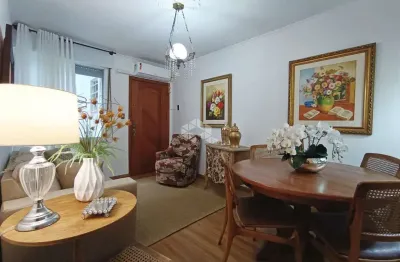 Apartamento  2 dormitórios, 1 vaga de garagem,  no bairro humaitá em porto alegre