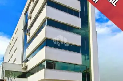 Sala comercial com vaga de garagem, em prédio alto padrão, portaria 12h, no menino deus