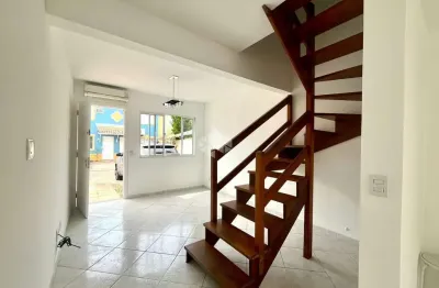 Casa em condomínio fechado com 2 quartos à venda na Avenida José Aloísio Filho, 889, Humaitá, Porto Alegre