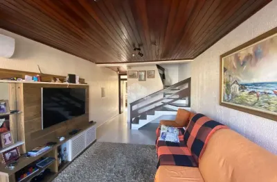 Casa com 3 quartos à venda na Rua Vacaria, 74, Hípica, Porto Alegre