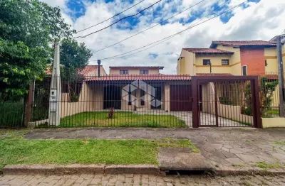 Excelente casa com 3 dormitórios no bairro espírito santo, zona sul de porto alegre.