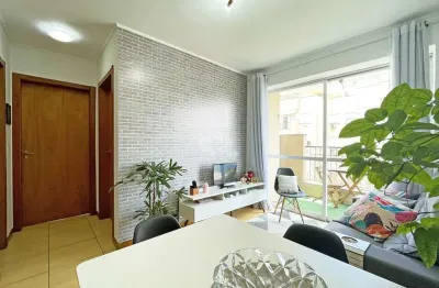 Cobertura  à venda - 2 quartos, suíte e lazer privativo, com 2 vagas de garagem.