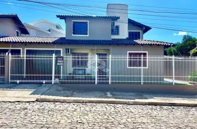 Casa com 3 quartos à venda na Rua Cambara, 156, Patronato, Santa Maria