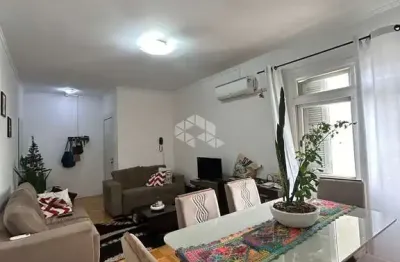 Apartamento amplo de um dormitório no coração do centro histórico.