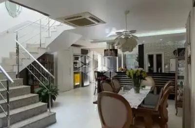 Casa de 2 dormitórios/suítes no condomínio parque buena vista