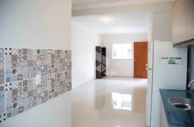 Apartamento terreo- 2 quartos / sendo 1 uma suíte- bairro campeche- florianópolis- sc
