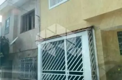 Sobrado com 3 dormitóros e 1 vaga em  santa terezinha
