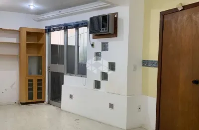 Sala comercial à venda, desocupada, av. taquara, petrópolis.