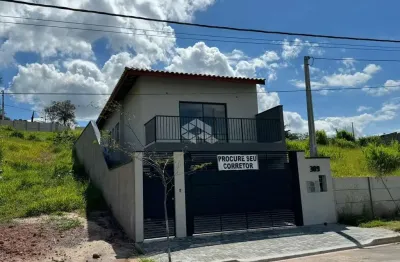 Casa nova e de excelente qualidade, 3 quartos, 141m² construídos, para vender por 745.000 mil reais!