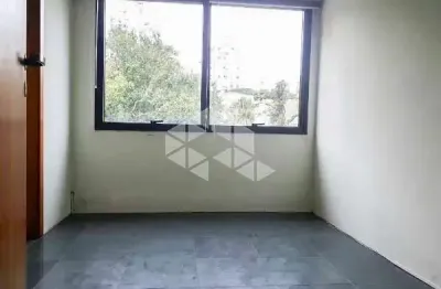 Sala comercial, com portaria 24 hrs e vigia interna.