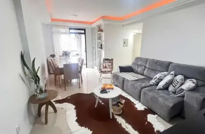 Apartamento mobiliado com 2 quartos sendo 1 suíte 1 vaga de garagem no bairro estreito em florianópolis/sc