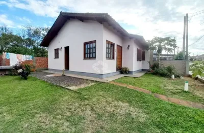 Casa alvenaria plana 2 dormitórios, sala, cozinha, 1 banheiro, vaga para estacionamento, aceita financiamento e fgts.