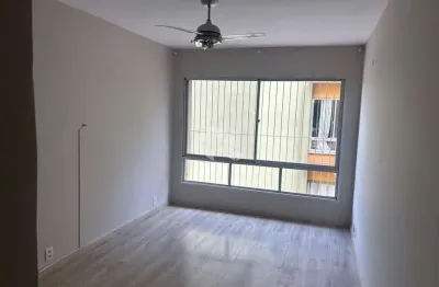 Apartamento de 02 dormitórios com 01 vaga de garagem, no bairro cristal, zona sul de porto alegre/ rs.
