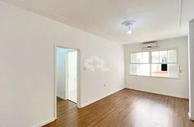 Apartamento com 3 quartos e 77m² à venda no bairro farroupilha