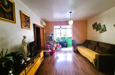 Apartamento 3 dormitórios com sacada e garagem  para venda no bairro santana em porto alegre