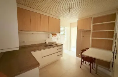 Apartamento 2 dormitórios mais dependência no centro de florianópolis sc