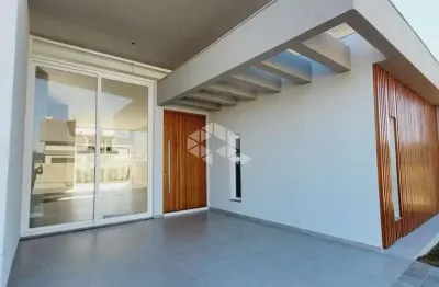 Casa de 174m2 com 4 suítes no arenas curumim, capão da canoa